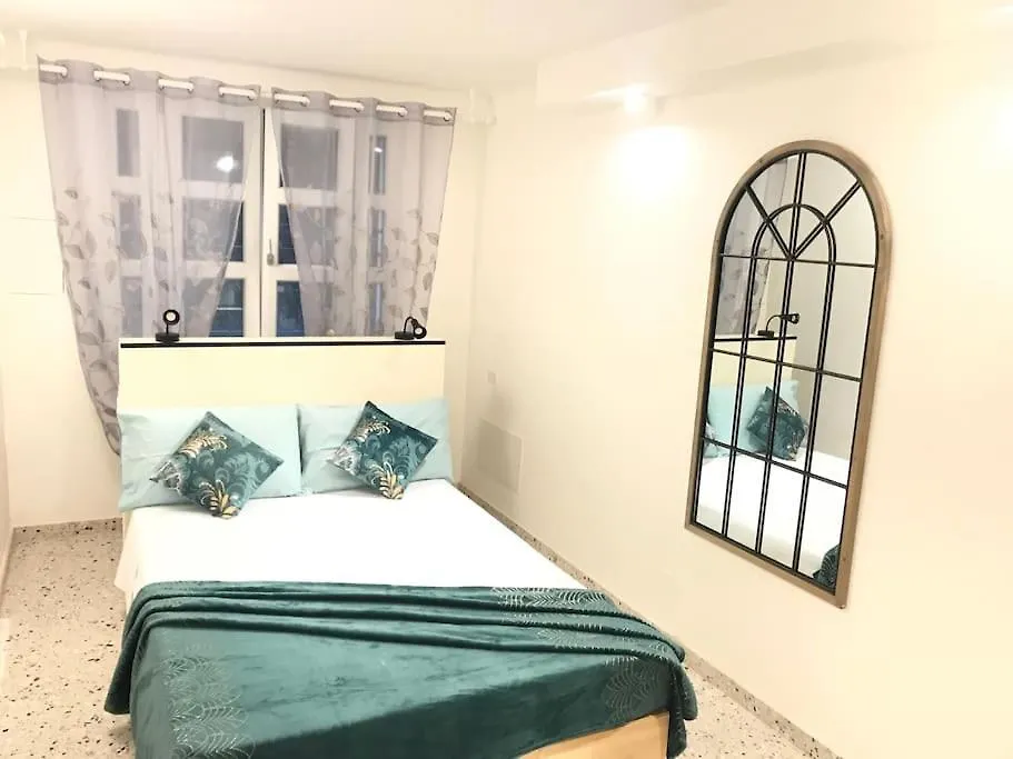 Cozy And Quiet Suite Near Two Towers, 博洛尼亚 0*,  意大利